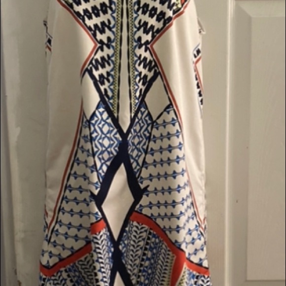 Beautiful and Cute Dress - Picture 7 of 9